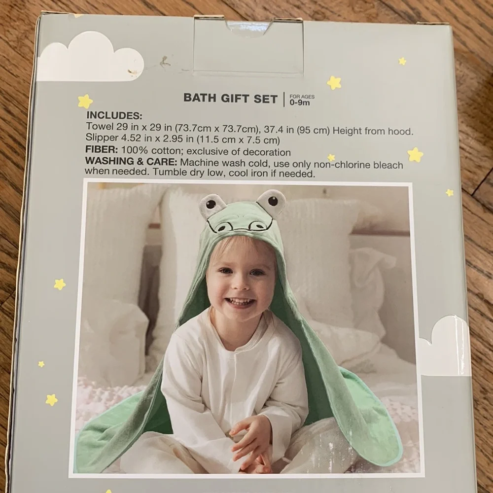 Moon and stars alligator crocodile bath set hooded towel and slippers